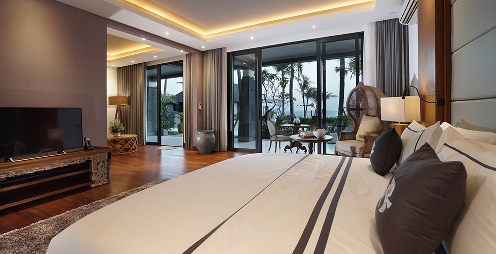 Tirtha Bayu Villa II - Deluxe Suite bedroom and view